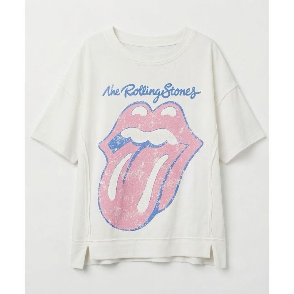 #241. Fantastic Fawn White Oversized Rolling Stones Half Sleeve Tunic  NWT